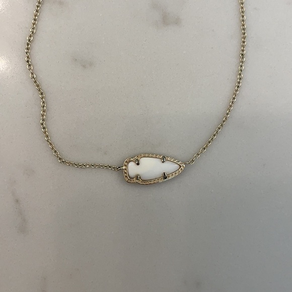 Kendra Scott Arrow Necklace with Pearl stone - Picture 2 of 4